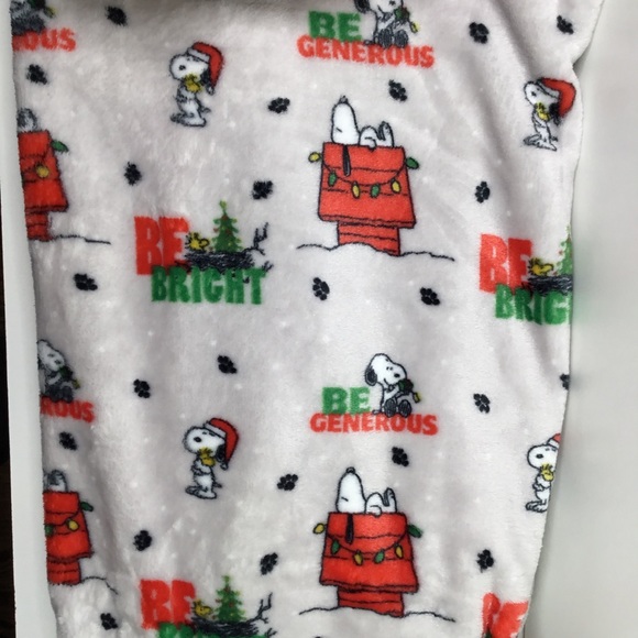 Peanuts Snoopy Plush Holiday Throw Blanket Peanuts Christmas Super Soft 50x70New - Picture 2 of 6